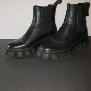 Gianni Bini Black Chunky Sole Women's Boots Size 8